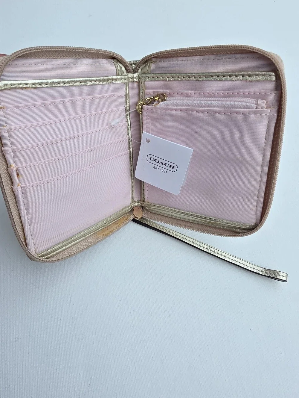 NWT Coach Kyra Poppy Zip Around Wallet Wristlet
